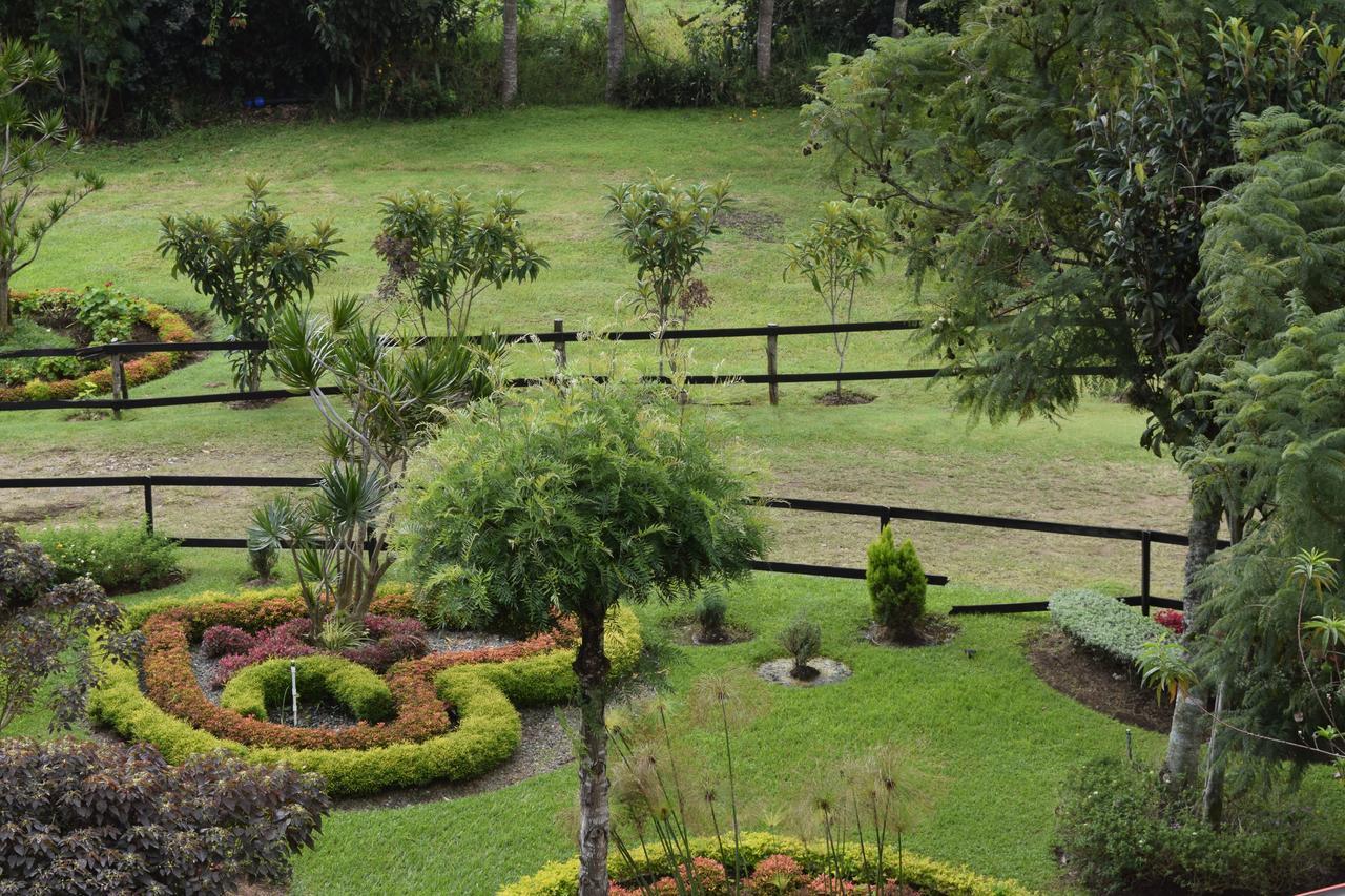 Hotel Rancho Constanza & Cabanas De La Montana Bagian luar foto