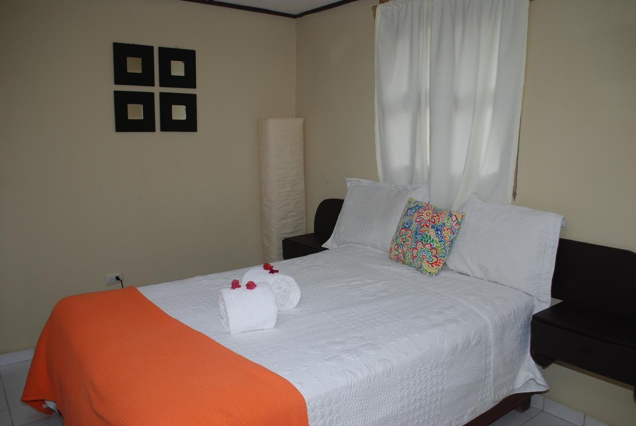 Hotel Rancho Constanza & Cabanas De La Montana Bagian luar foto
