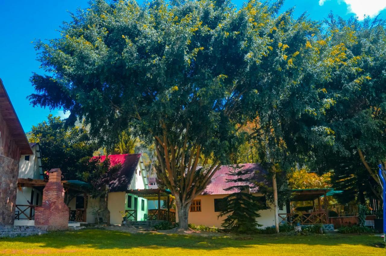Hotel Rancho Constanza & Cabanas De La Montana Bagian luar foto